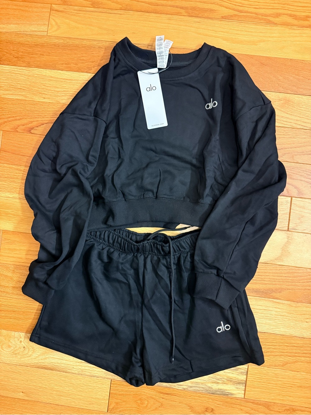 Size M ALO Yoga Black Women’s Matching set